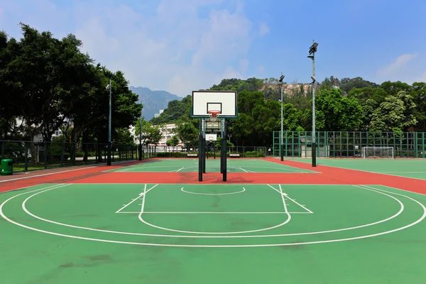 Faites passer votre jeu de basket-ball au niveau supérieur avec Holly-Sport