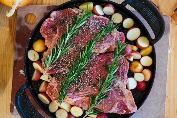 Comment cuire sa viande sans ajout de matière grasse ?